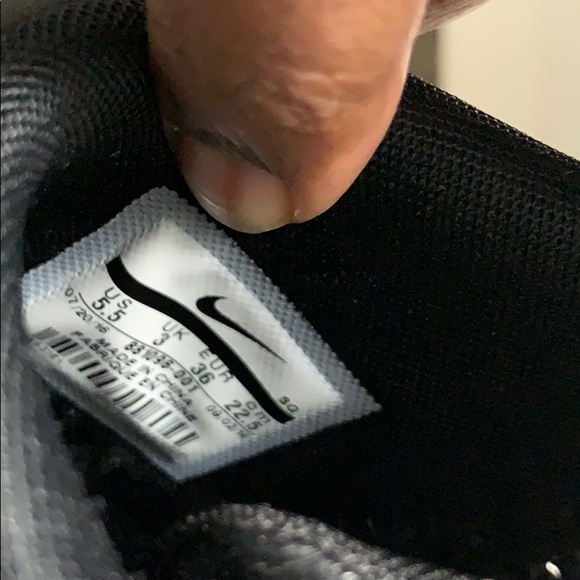 Nike - Picture 9 of 9